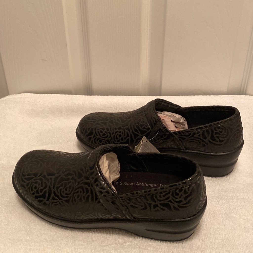 Brand New Spring Step Professional Slip On Shoes Size 85
